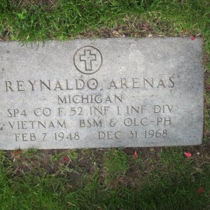 R. Arenas (Grave)