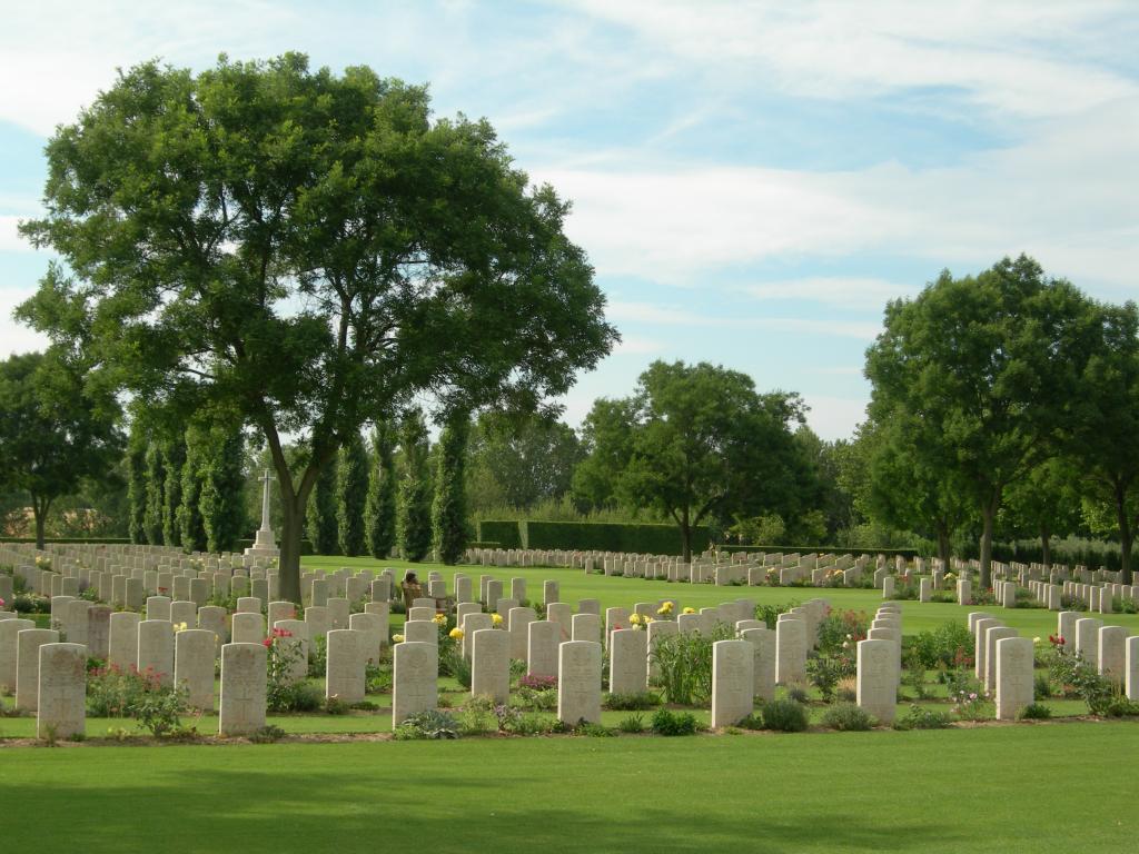Coriano-Ridge-War-Cemetery---June-09-(75).JPG