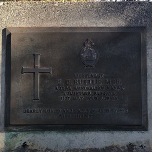 E. Ruttle (Grave)